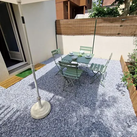 아파트 La Dauphine - Private Parking & Courtyard 트루아