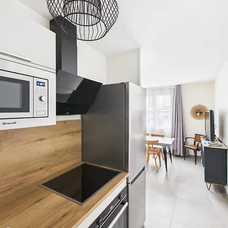 アパート La Dauphine - Private Parking & Courtyard トロワ