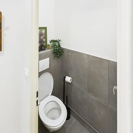 La Dauphine - Private Parking & Courtyard アパート