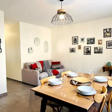 La Dauphine - Private Parking & Courtyard