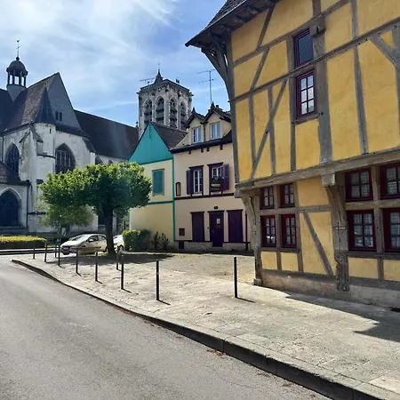 La Dauphine - Private Parking & Courtyard 아파트 *